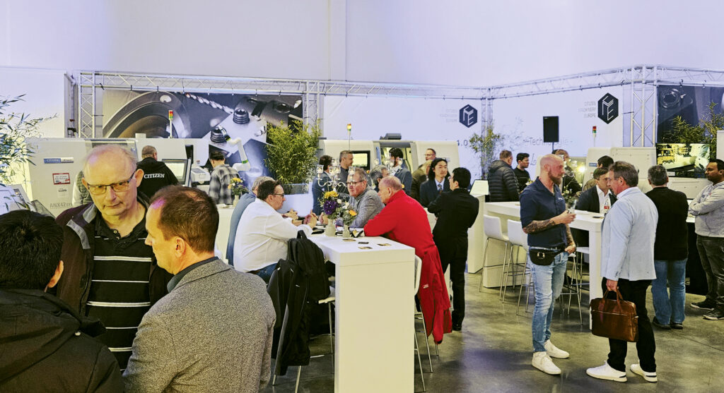 Die Open House-Veranstaltung in Neuss war sehr gut besucht. Viele Fachbesucher nutzen das Citizen Angebot, sich aus erster Hand über neueste Trends und Entwicklungen der Cincom Lang- und Miyano Kurzdrehertechnologie zu informieren.